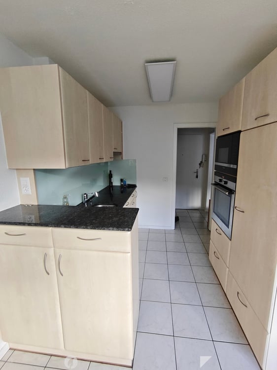 Moderne 4.5-Zimmer-Wohnung mit Balkon in Biel/Bienne 2