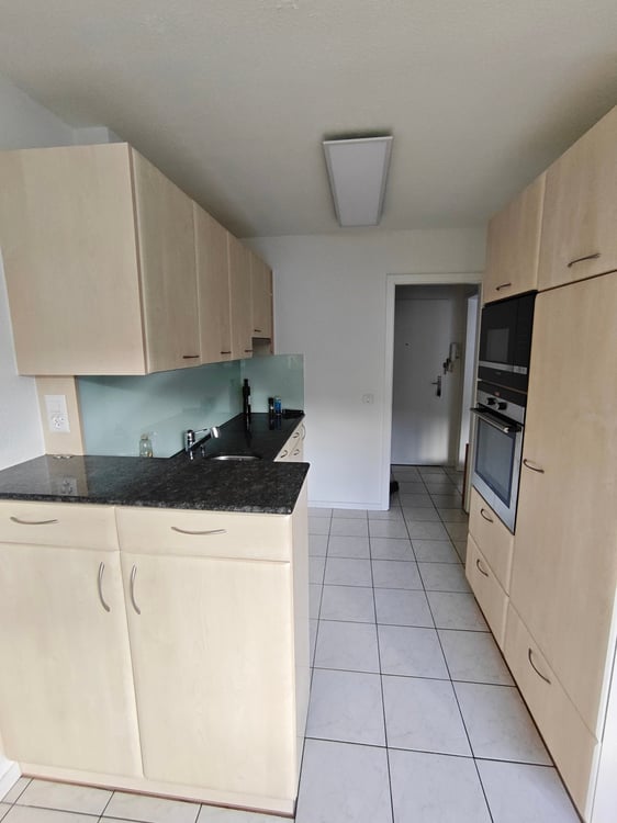 Moderne 3.5-Zimmer-Wohnung mit Balkon in Biel/Bienne 2