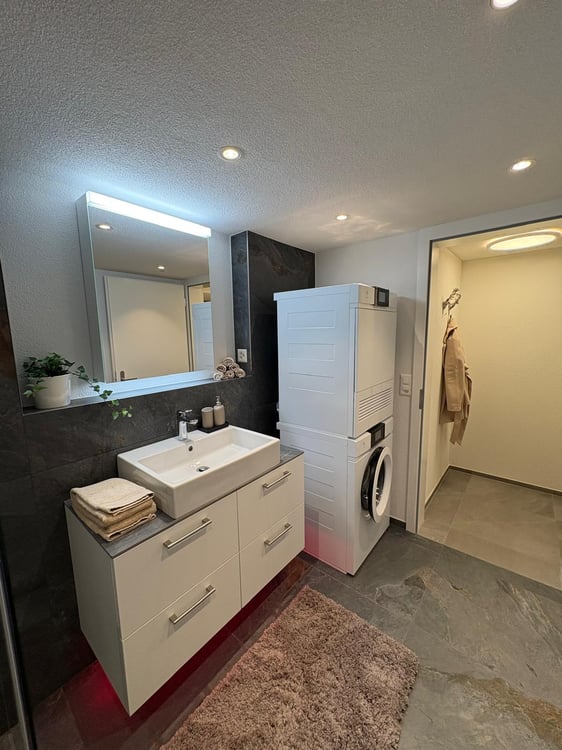 Neue komplett möblierte 2.5-Zimmer-Wohnung 7