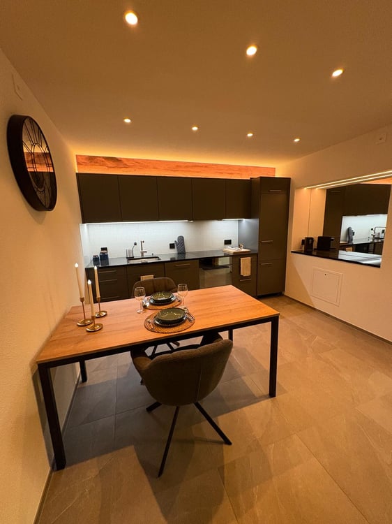 Neue komplett möblierte 2.5-Zimmer-Wohnung 3