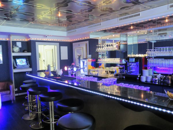Ein Dorfklassiker sucht neue Gastgeber: Caesar`s Bar in Rikon zu vermieten 1