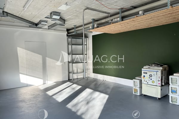 GEWERBERAUM AN TOPLAGE , ARBEITEN AM KANAL 4