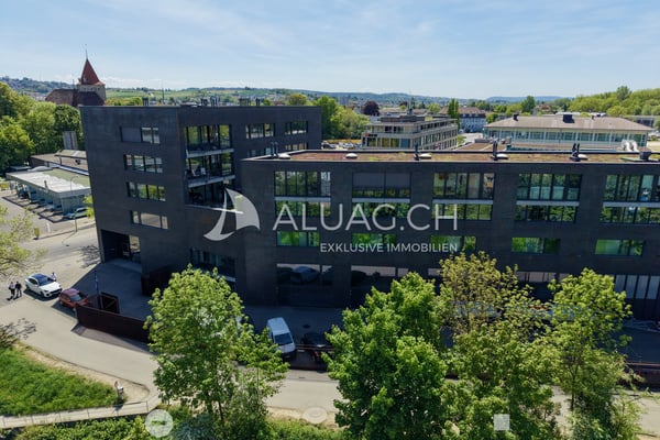GEWERBERAUM AN TOPLAGE , ARBEITEN AM KANAL 2