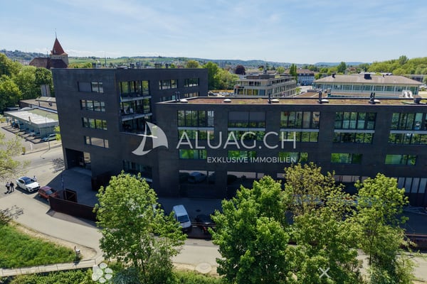 GEWERBERAUM AN TOPLAGE , ARBEITEN AM KANAL 2