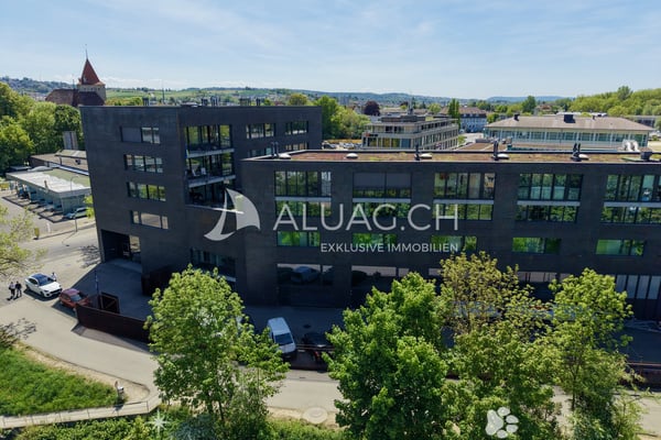 GEWERBERAUM AN TOPLAGE , ARBEITEN AM KANAL 2