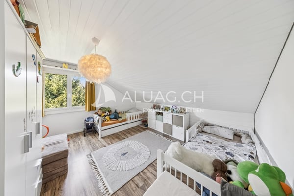 AUF 2 ETAGEN WOHNEN IN DER NÄHE DER AARE 12