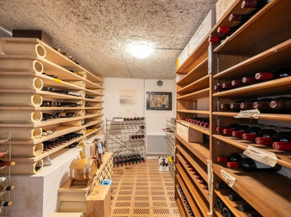 Villa im Chalet-Stil mit Pool & Sicht auf die Berner Alpenkette in Riggisberg 16