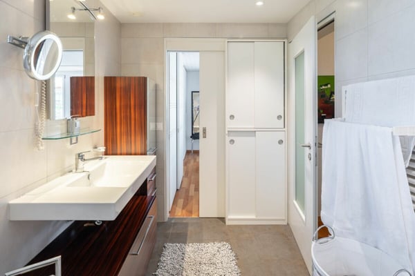 Villa im Chalet-Stil mit Pool & Sicht auf die Berner Alpenkette in Riggisberg 14