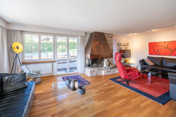 Villa im Chalet-Stil mit Pool & Sicht auf die Berner Alpenkette in Riggisberg 6