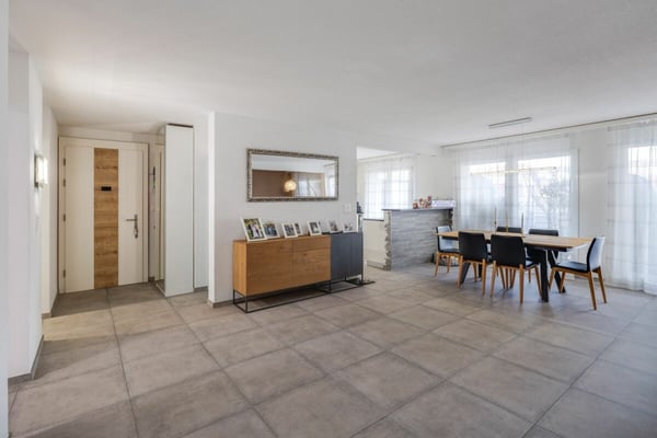 Moderne 4.5 Zimmerwohnung mit grossem Wintergarten und Terrasse im Zentrum von Oensingen 4
