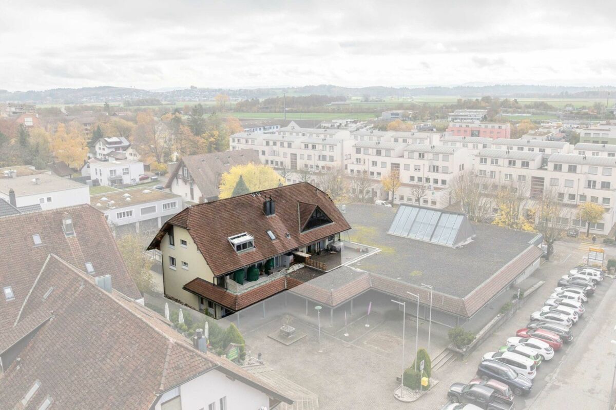 Moderne 4.5 Zimmerwohnung mit grossem Wintergarten und Terrasse im Zentrum von Oensingen