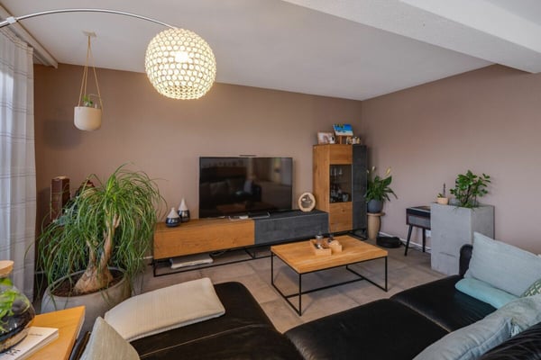 Moderne 4.5 Zimmerwohnung mit grossem Wintergarten und Terrasse im Zentrum von Oensingen 3