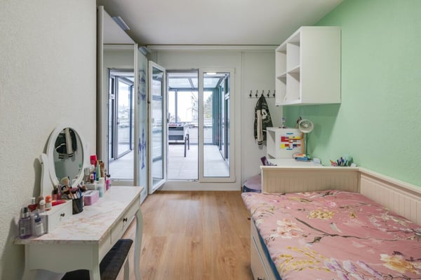 Moderne 4.5 Zimmerwohnung mit grossem Wintergarten und Terrasse im Zentrum von Oensingen 7