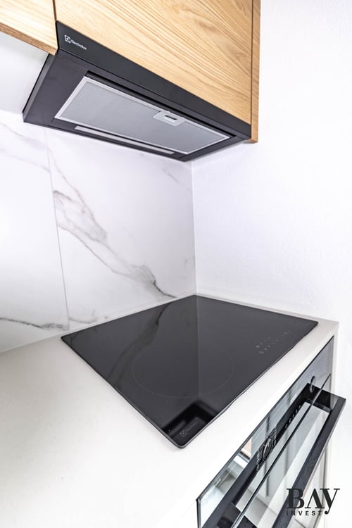 Rare, appartement de 1 1/2 totalement rénové dans le quartier de Gravelone 33