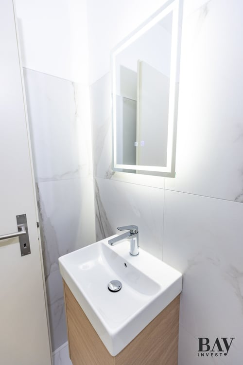 Rare, appartement de 1 1/2 totalement rénové dans le quartier de Gravelone 40