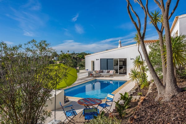 Villa de charme rénovée avec vue panoramique, à 8 minutes de Vilamoura et de ses golfs 3