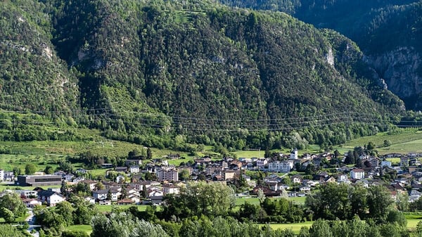 Rare, très grande parcelle artisanale/industrielle équipée à Grône/VS 1