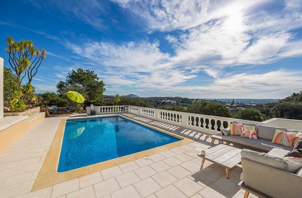 Villa de charme rénovée avec vue panoramique, à 8 minutes de Vilamoura et de ses golfs 6