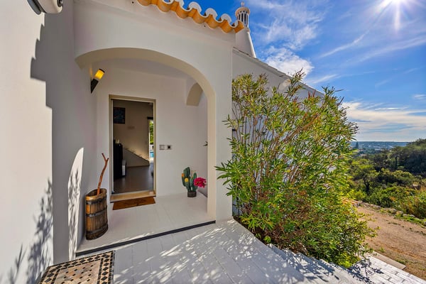 Villa de charme rénovée avec vue panoramique, à 8 minutes de Vilamoura et de ses golfs 9