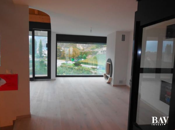 Triplex avec ascenceur privatif dans une environnement magnifique. Finitions au gré du preneur 4
