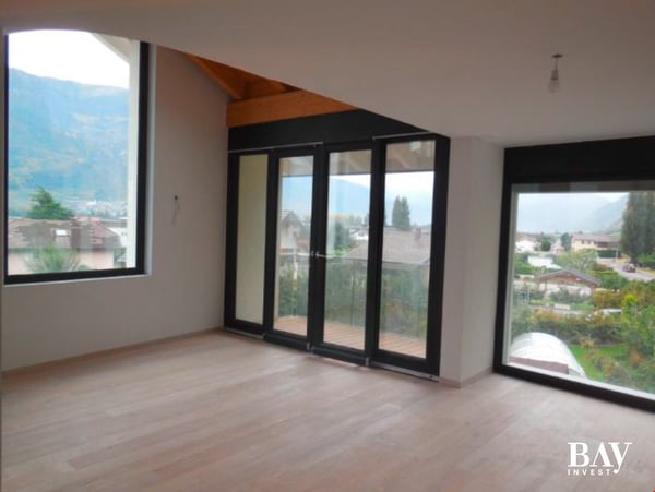 Triplex avec ascenceur privatif dans une environnement magnifique. Finitions au gré du preneur 7