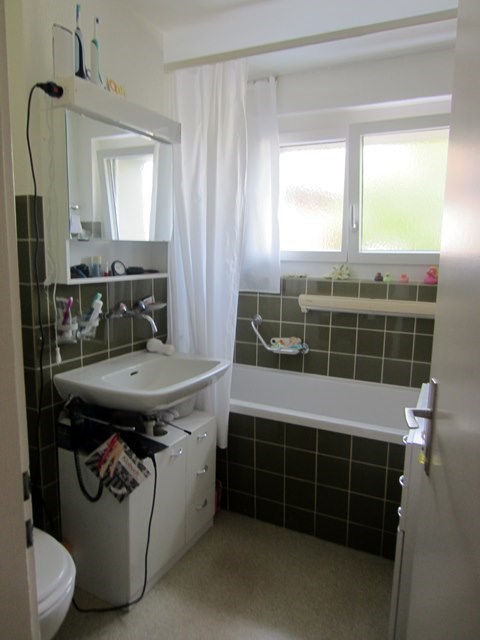 Ruhig gelegene 4,5-Zimmer-Wohnung in Richigen inkl. PP 9