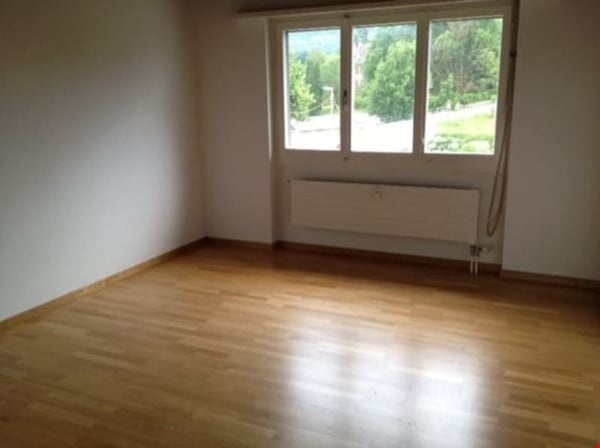 Ruhig gelegene 4,5-Zimmer-Wohnung in Richigen inkl. PP 7