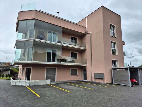 Büro-/Salon-/Gewerbefläche 3