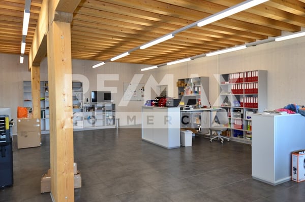 Vielseitig nutzbares Gewerbegebäude mit Büros und einem Laden in Niederbipp 8