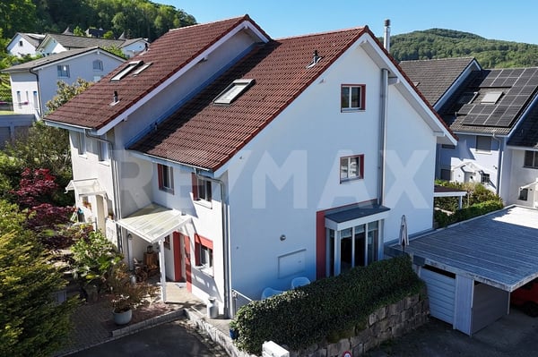 Moderne 5-Zimmer-Doppelhaushälfte mit Garten und Carport 2