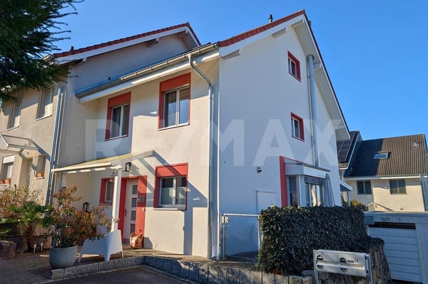 Ein Zuhause mit Freiraum moderne 5½-Zimmer-Doppelhaushälfte mit Garten 5