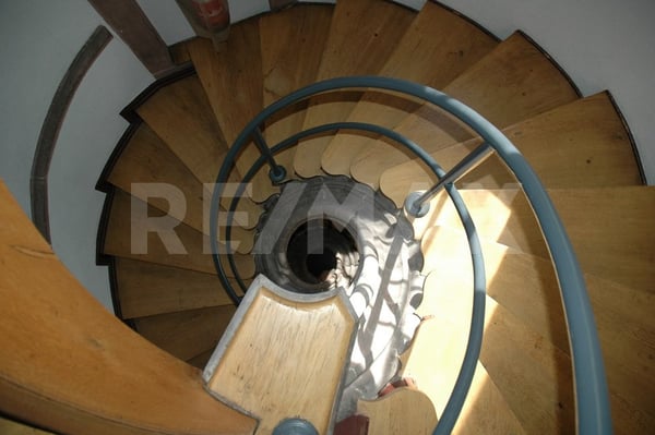 Historische Dachwohnung an bester Lage  attraktive Investitionsmöglichkeit 2