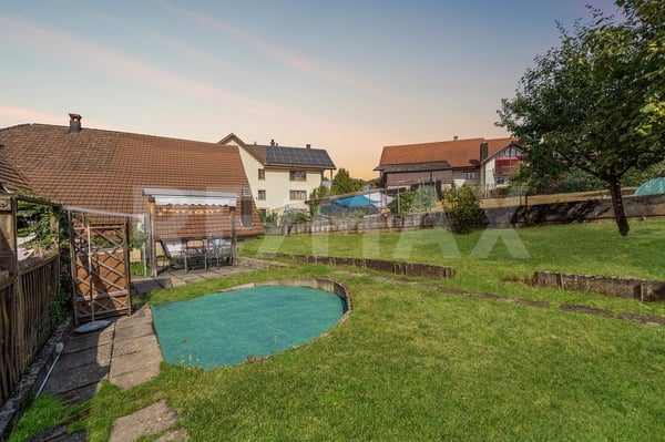 Ehemaliges Bauernhaus mit grosser Scheune 11