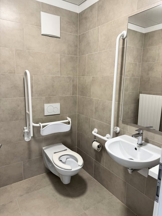 LOCTOWERS - LOCALI COMMARCIALI IN PRESTIGIOSA COSTRUZIONE 8