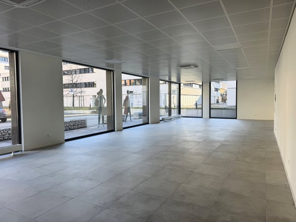 LOCTOWERS - LOCALI COMMARCIALI IN PRESTIGIOSA COSTRUZIONE 3