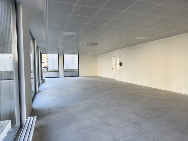 LOCTOWERS - LOCALI COMMARCIALI IN PRESTIGIOSA COSTRUZIONE 2