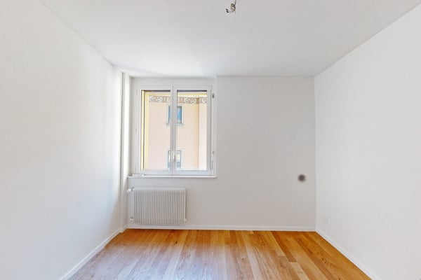 Ufficio luminoso con vista sulla Piazza del Sole – le prime due pigioni nette sono gratuite! 3