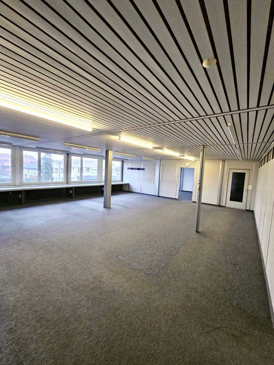 Freie Lager- und/oder Büroflächen nahe Bahnhof Utzenstorf 1