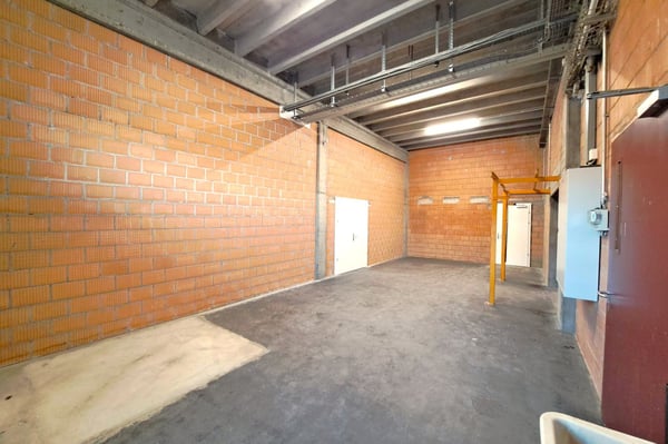 INS - grosszügige Lagerfläche nahe Bahnhof 11