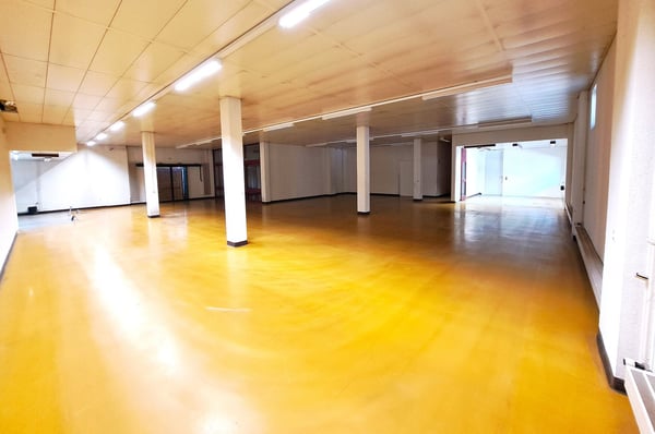 INS - grosszügige Lagerfläche nahe Bahnhof 4