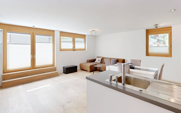 Schöne und helle 2.5 Zimmerwohnung mit Terrasse 3