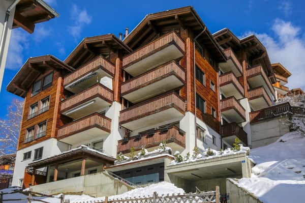 Schöne und helle 2.5 Zimmerwohnung mit Terrasse 1