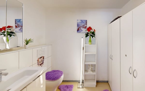 Helle 4.5 Zimmerwohnung mit schöne Blick auf das Dorf 9