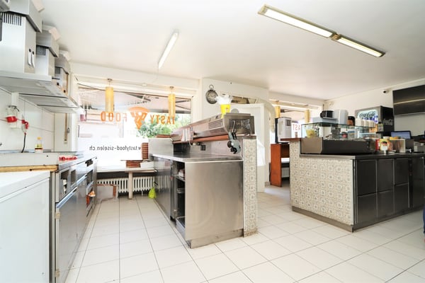 Mehrfamilienhaus in ländlicher Umgebung zu verkaufen 3
