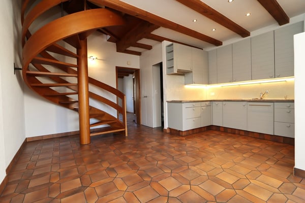 einzigartige 6-Zimmer Triplexwohnung inkl. Galerie zu vermieten 3
