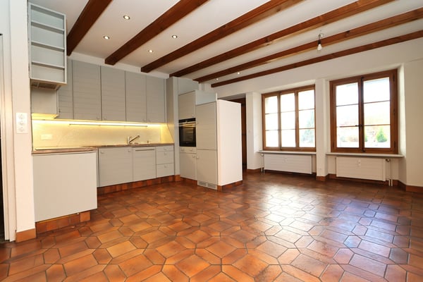 einzigartige 6-Zimmer Triplexwohnung inkl. Galerie zu vermieten 2