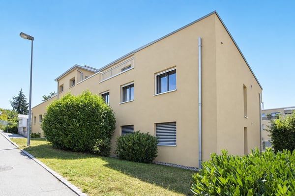 attraktive 3.5-Zimmerwohnung mit Balkon zu vermieten 1