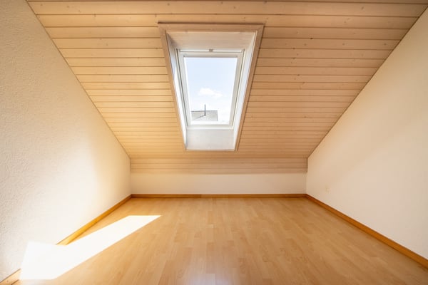 Attraktive 3.5-Zimmer-Dachwohnung mit Balkon 10