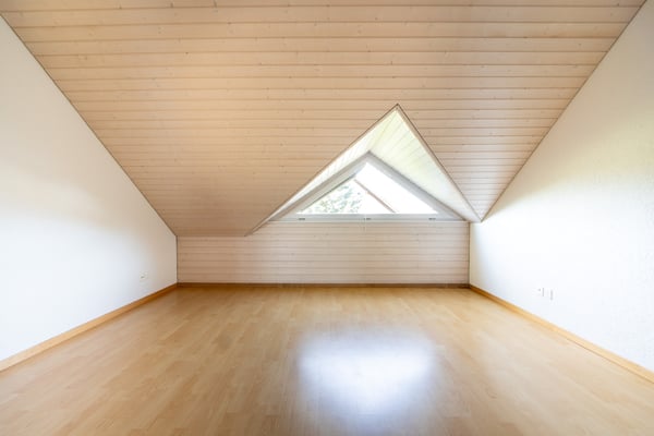Attraktive 3.5-Zimmer-Dachwohnung mit Balkon 11