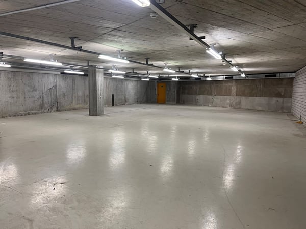 180m2 Lagerfläche im Untergeschoss mit direktem Warenliftzugang 3